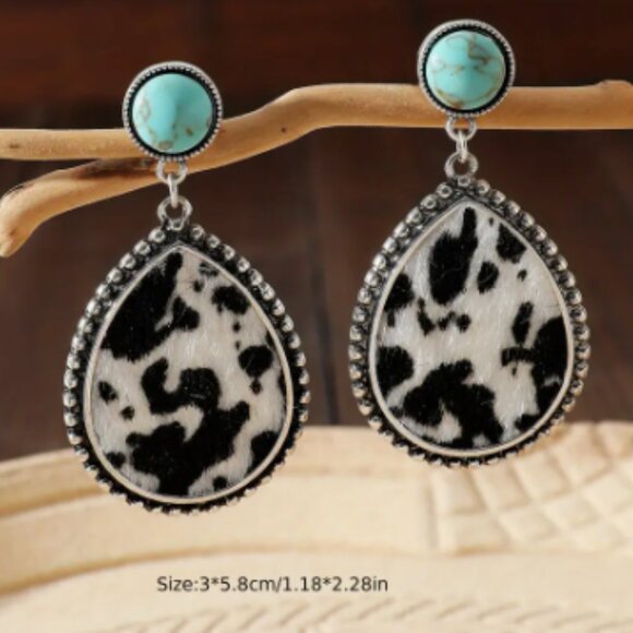 Silver Plated Turquoise Howlite & Cow Print Stud with drop Earring - NEW - Picture 3 of 3